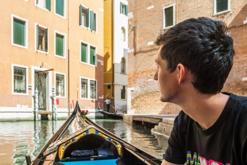 Venice: Shared Gondola Ride Across the Grand Canal - An In-Depth Look at the Experience