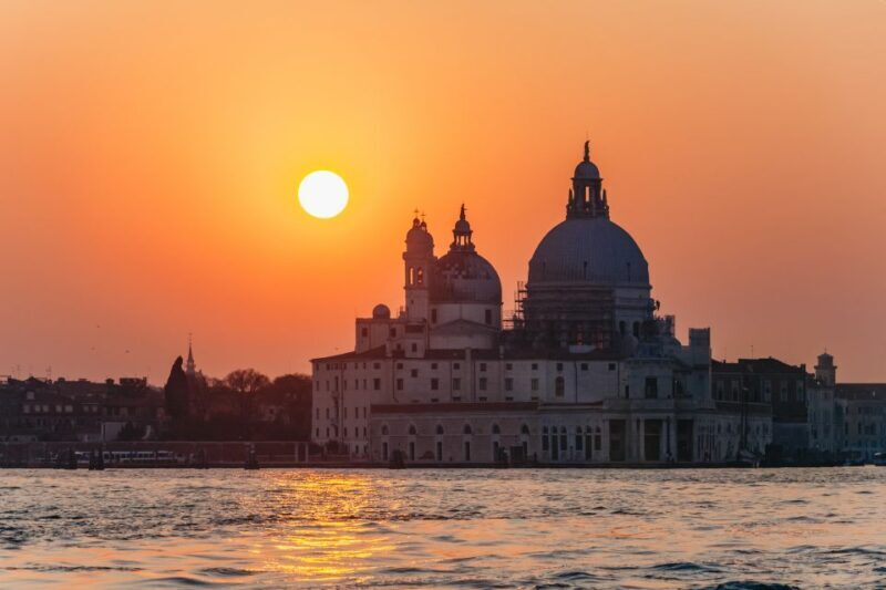 Venice: The Ghost & Legends Walking Tour - Key Points