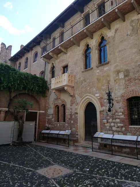 Verona Highlights Small Group Tour With an Expert Guide - An In-Depth Look at the Verona Highlights Tour