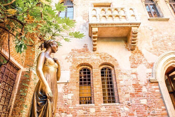 Verona Walking Tour with Audio and Written Guide by a Local - What the Guide Includes and What You Should Know
