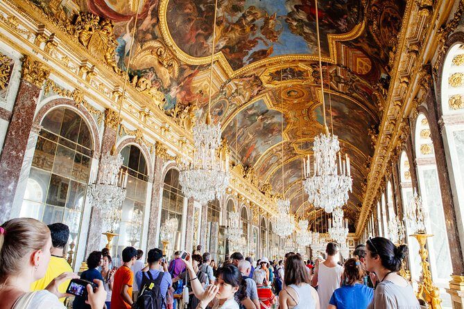 Versailles Château and Gardens Walking Tour from Paris by Train - The Experience Itinerary in Detail