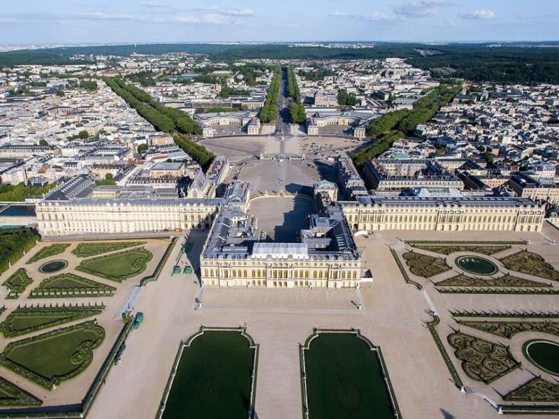 Versailles Grand Tour: Gardens & Palace Exploration - The Bonus: The "101 Paris Secrets" Guidebook