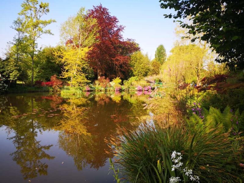 Versailles Palace and Giverny Private guided tour from Paris - Key Points