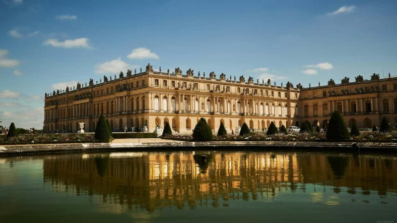 Versailles: Palace and Marie Antoinette's Hamlet Guided Tour - The Queen’s Estate: Beyond the Palace
