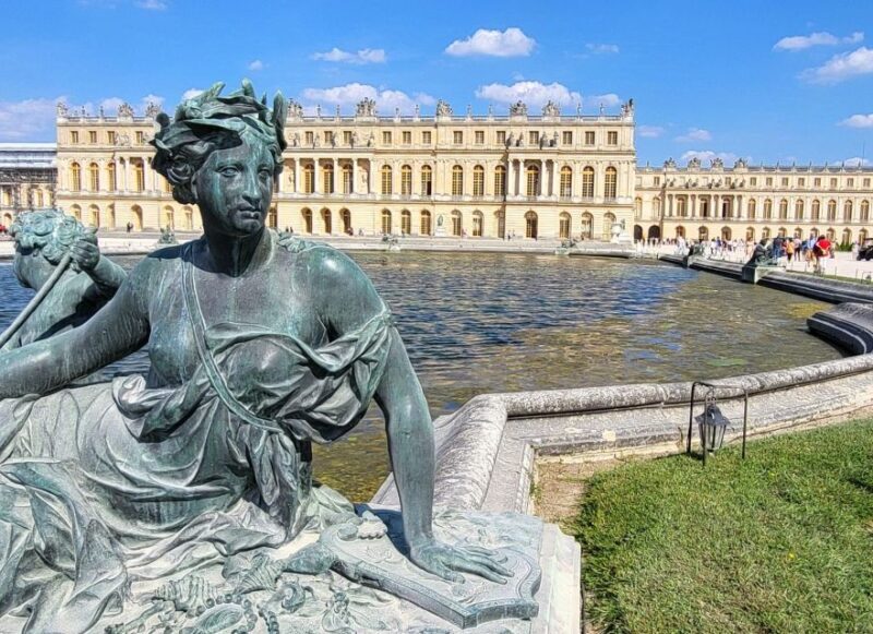 Versailles Palace & Marie-Antoinette's Estate Private tour - Key Points
