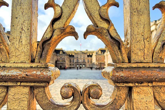 Versailles Palace Private Half Day Guided Tour including Hotel Pickup from Paris - The Experience with Your Guides