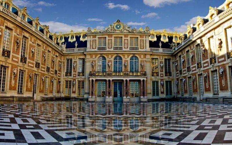 Versailles: Private Family Tour of Palace w/ Reserved Entry - An In-Depth Look at the Experience