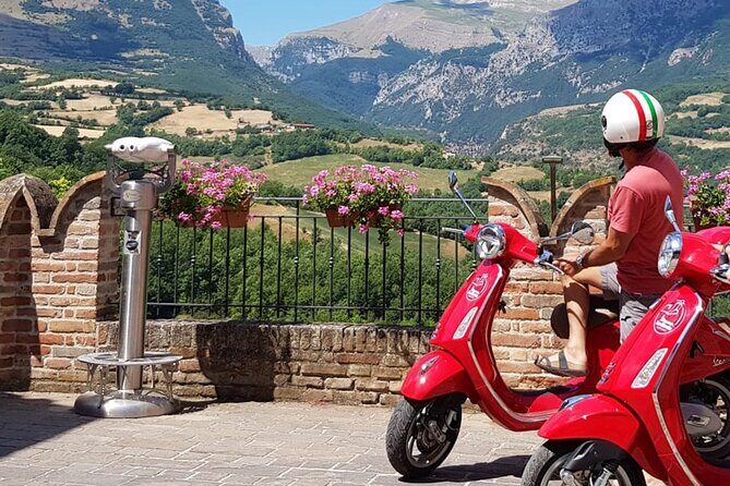 Vespa tour with written guide of Marche in Valdaso - Key Points