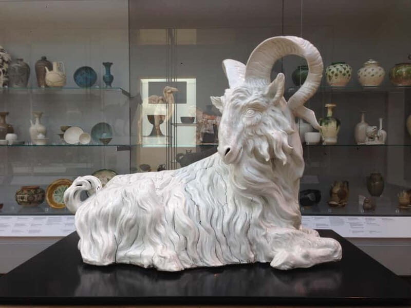 Victoria and Albert Museum London Private Guided Tour 3 hour - The Sum Up