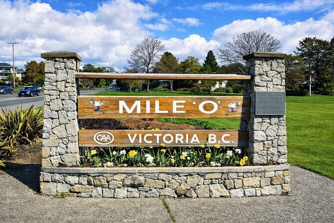 Victoria City Highlights: Chinatown, Craigdarroch Castle (1-4pax) - The Practical Side of the Tour