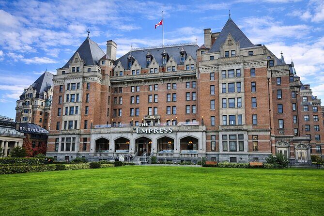 Victoria City Highlights: Chinatown, Craigdarroch Castle (1-6pax) - Key Points