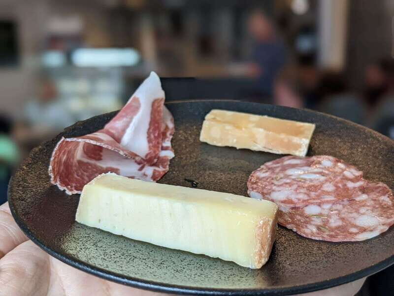 Victoria: Downtown Food and City Tour - Practical Details