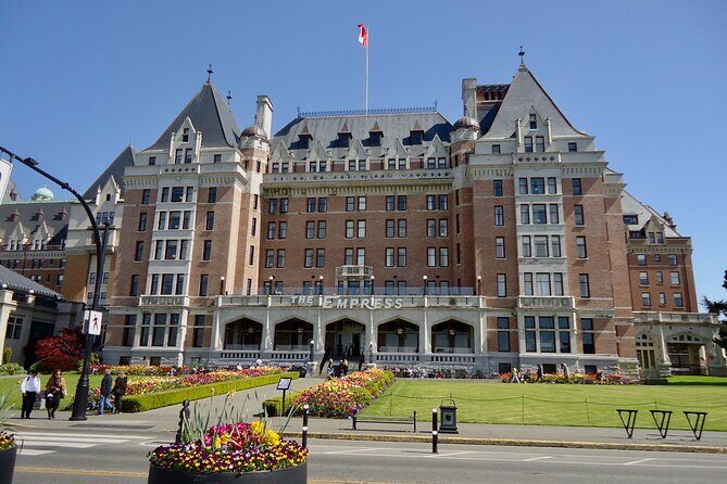 Victoria Private Tour Visiting the City and Butchart Gardens - Key Points