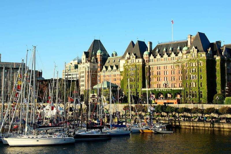 Victoria: Walking Tour through History and Heritage - Key Points