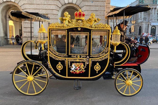 Vienna: 60 min. Imperial E-Carriage Sightseeing Tour with Drinks - Key Points
