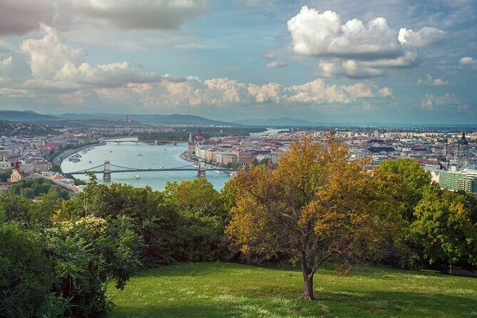 Vienna/Bratislava:DayTrip to Budapest and Bratislava,two capitals - FAQs