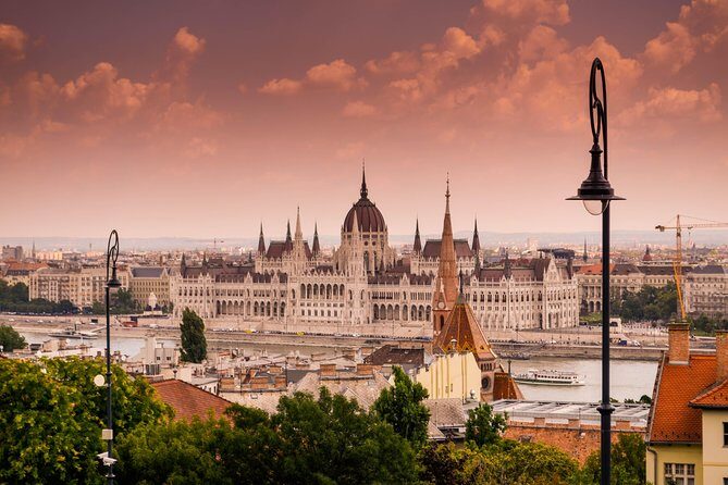 Vienna Budapest - 2h of Sightseeing - Comfortable Premium Car Private Transfer - The Experience: What to Expect on Your Drive
