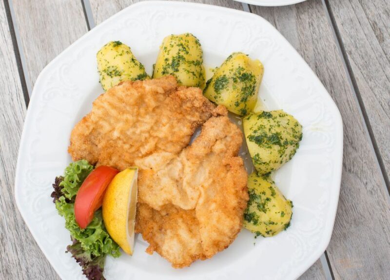 Vienna: Heurigen Cruise with Viennese Songs and Buffet - The Sum Up