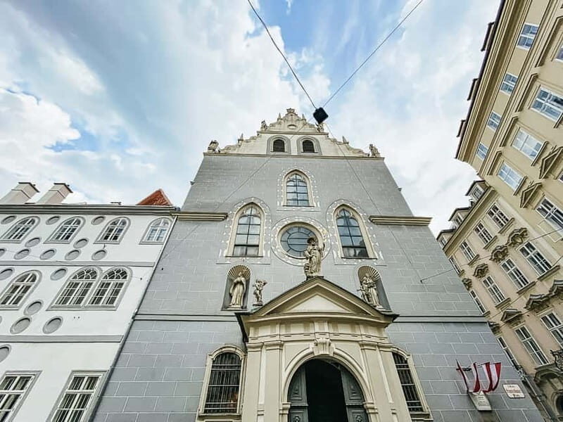 Vienna: Hidden Secrets and Local Stories Walking Tour - Key Points