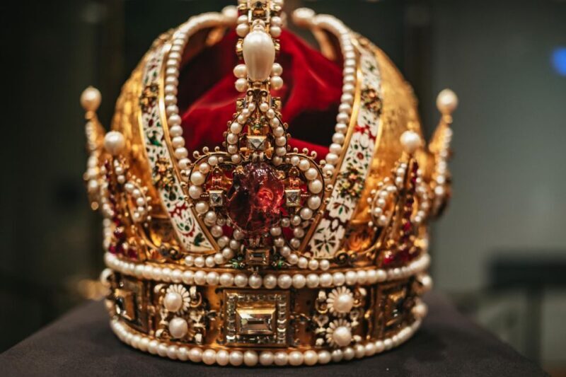 Vienna: Imperial Treasury in the Hofburg Palace - A Detailed Look at the Imperial Treasury Experience