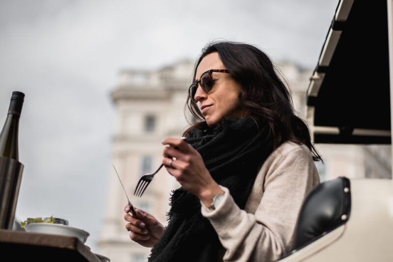 Vienna: Private Electro Odltimer Tour with Vegan Schnitzel - The Food Experience: Vegan Schnitzel from Figlmüller