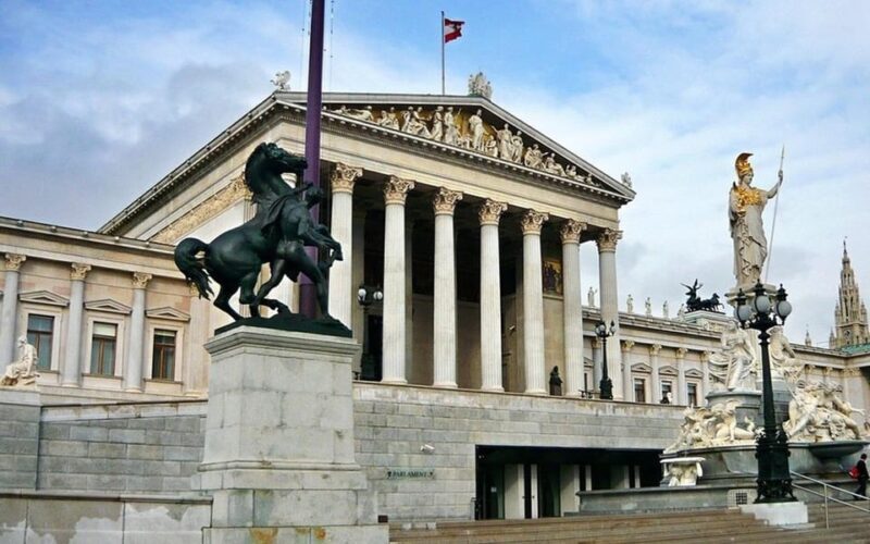 Vienna: Private Half-Day Sightseeing Tour with a Local - Key Points