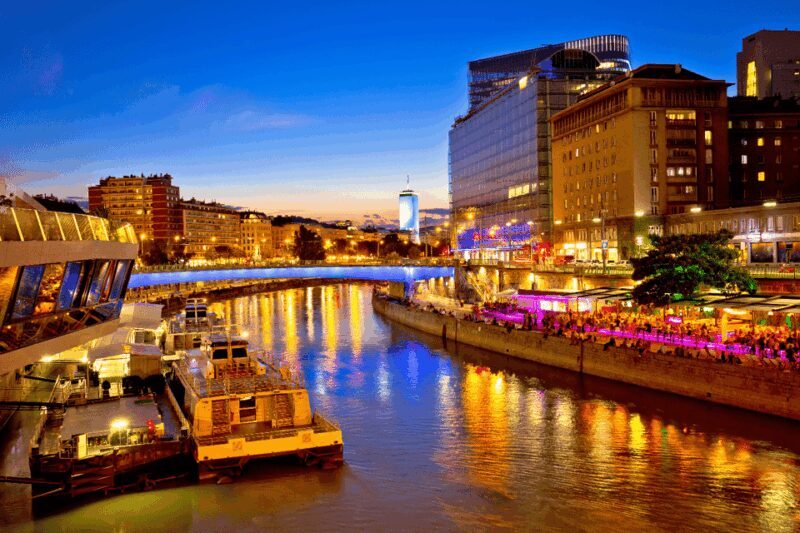 Vienna: Private Night Tour with Local - Key Points