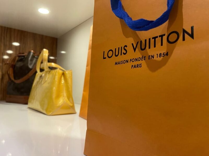 Vienna Private Shopping: Vintage treasures & Champagne - The Sum Up