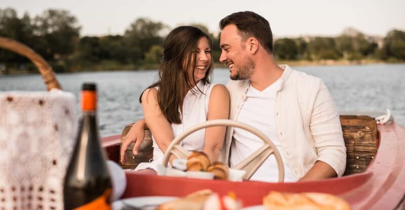 Vienna: Retro Boat Tour on the Danube River with Picnic - Real Experiences from Guests