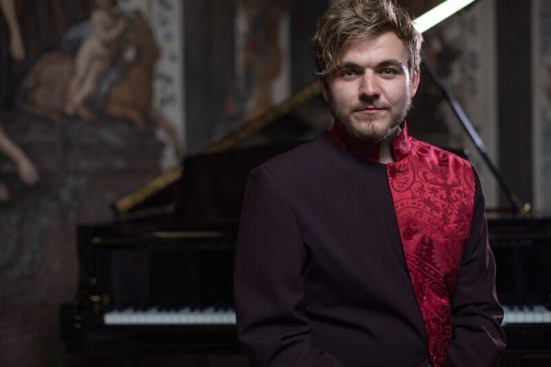 Vienna: Romantic Classics Piano, Violin, and Cello Concert - Key Points