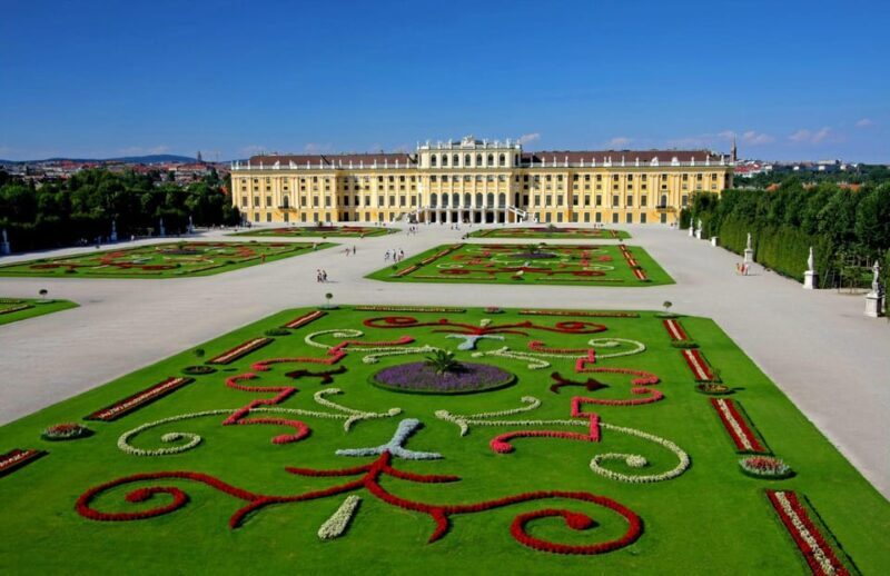 Vienna: Schönbrunn Palace and its enchanting gardens - guided tour - A Closer Look at the Schönbrunn Palace Guided Tour