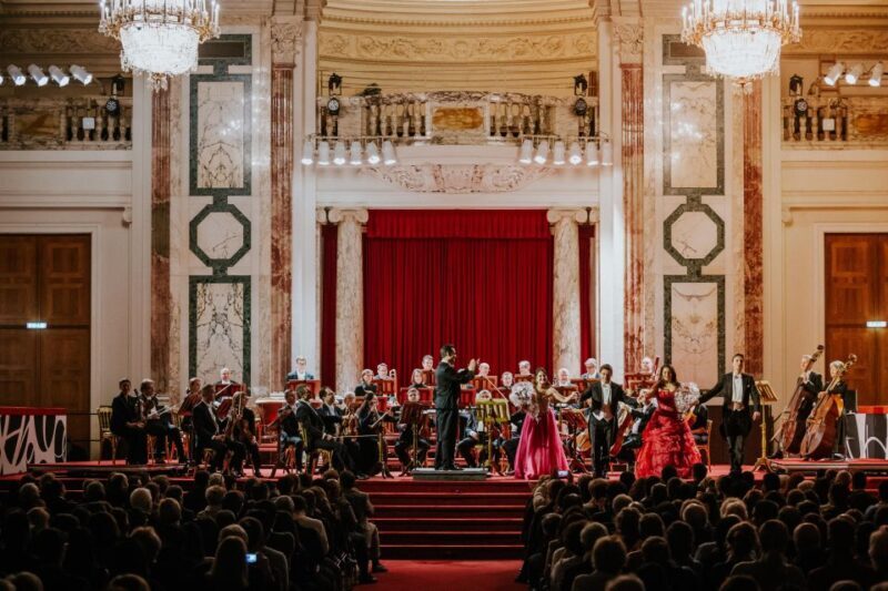Vienna: Strauss and Mozart Concert at Hofburg Palace - Key Points