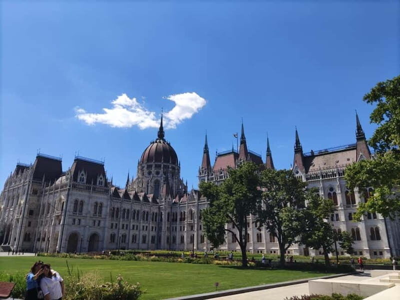 Vienna to Bratislava & Budapest Private Minivan Tour - FAQs