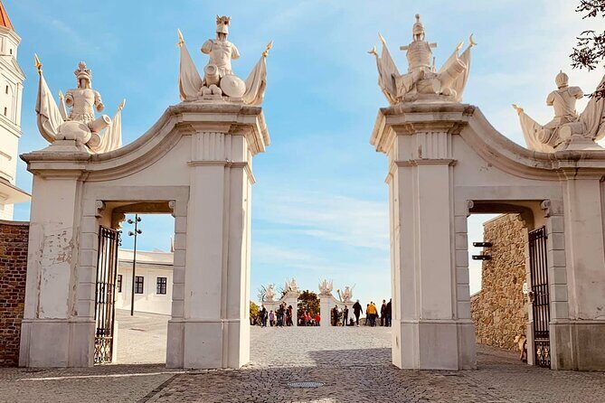 Vienna to Budapest and Bratislava Private 1 Day Tour with Guides - Practical Details You Should Know