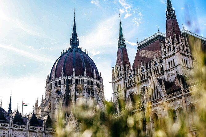 Vienna to Budapest - Private transfer with 2h of Sightseeing - A Deep Dive into the Experience