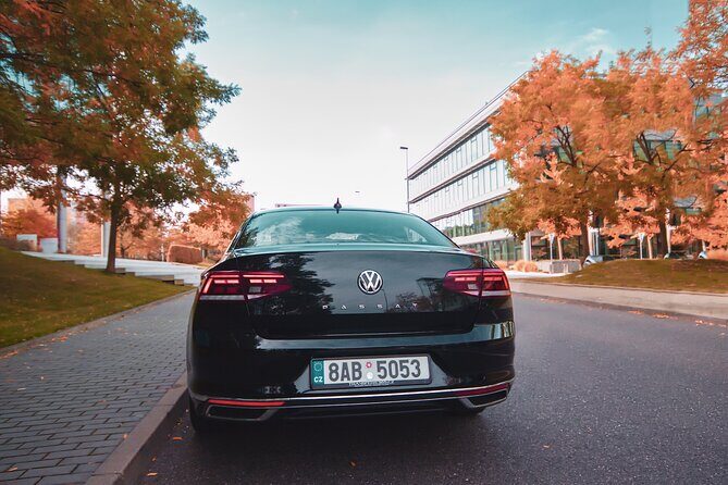 Vienna to Prague - Private Transfer by LIMOUSINE 3+1pax - Detailed Breakdown of the Journey