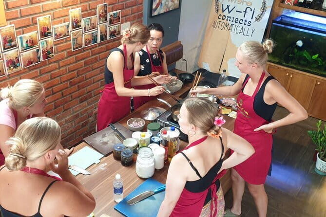 Vietnamese Cooking Class with Local Family in Hue - Exploring the Hue Vietnamese Cooking Class in Detail