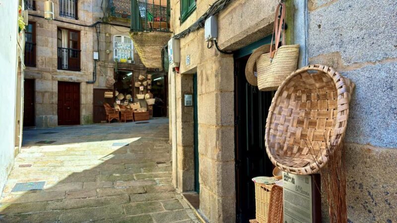 Vigo: Historic Walking Tour and Highlights - Key Points