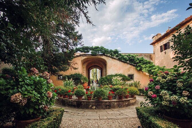Villa Medicea Di Lilliano Tour with Wine Tasting - Key Points