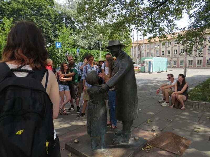 Vilnius: 2.5-Hour Jewish Quarter Walking Tour - Key Points