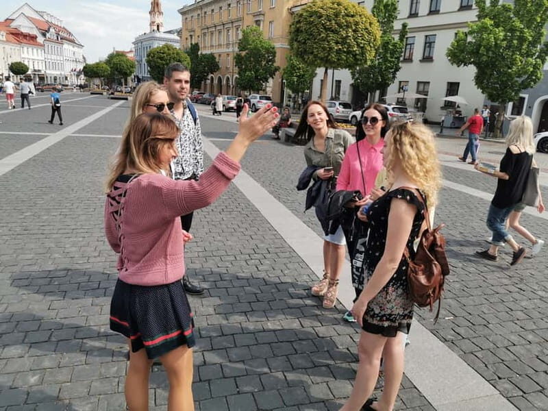 Vilnius: City Highlights Private Walking Tour - A Modern Touch: The 3D Hologram
