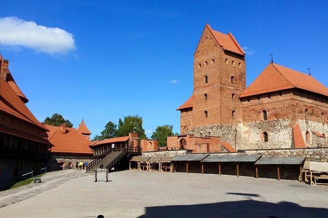 Vilnius Custom Day Trip to Trakai and Kernave - Detailed Breakdown of the Itinerary