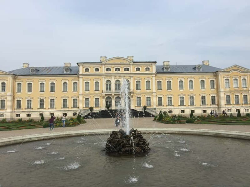 Vilnius: Hill of Crosses, Rundale Palace, Bauska Castle Trip - FAQ