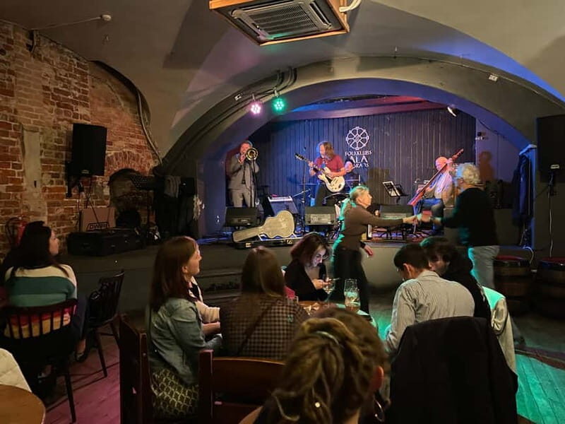 Vilnius Private Pub & Bar Crawl Tour & Hidden Gems - Key Points