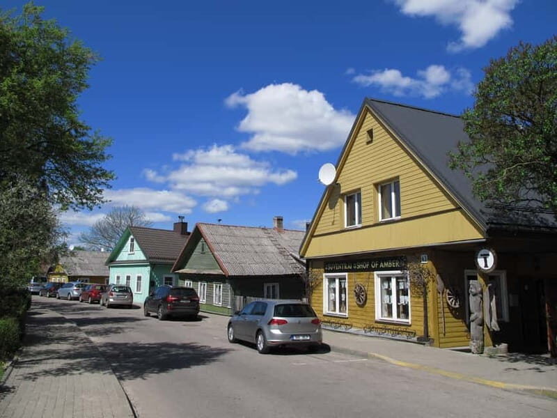 Vilnius: Trakai Tour with Audio Guide and Minibus Transfers - Key Points