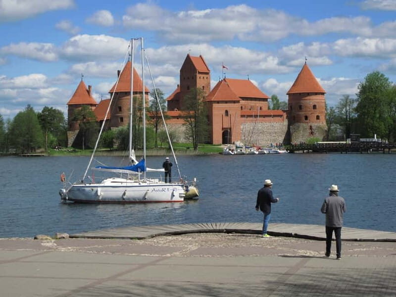 Vilnius: Trakai Tour with Audio Guide and Minibus Transfers - The Journey to Trakai: What to Expect