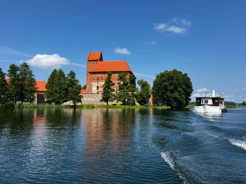 Vilnius: Trakai, Uzutrakis Manor, Hill of Angels, Boat Ride - Uzutrakis Manor: Elegance by the Lake