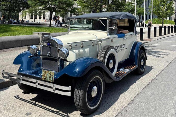 Vintage 1930 convertible! Old Montreal Tour-Private Guide -70 min - Practical Details & Tips
