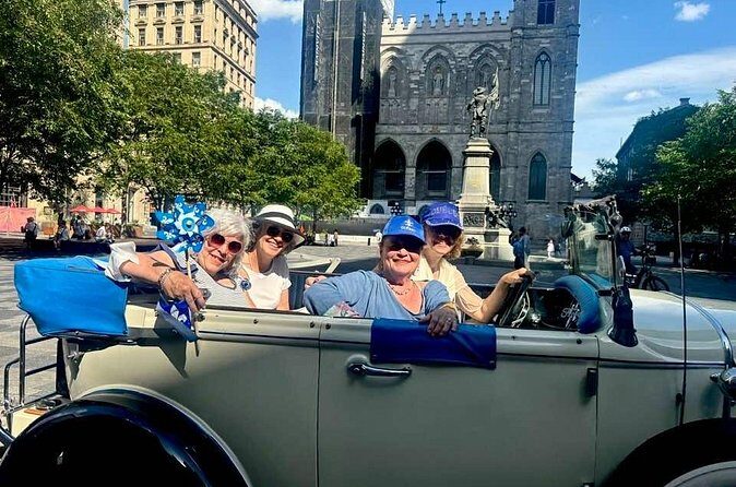 Vintage 1930 convertible ride in Old Montreal w/ old tunes-30min - Who Should Consider This Tour?