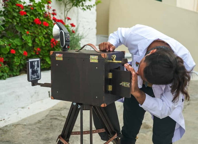 Vintage photoshooting with a box camera - A Deep Dive into the Vintage Box Camera Photoshoot